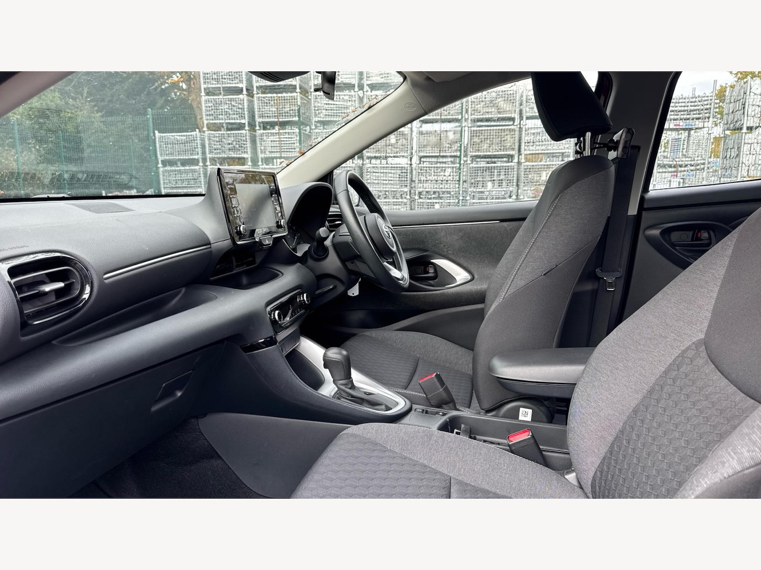 Used Toyota Yaris 2020 for sale - 76348876: Photo 12