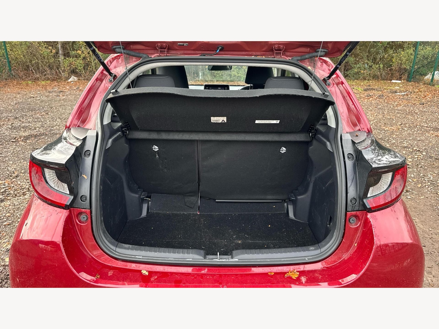 Used Toyota Yaris 2020 for sale - 76348876: Photo 16