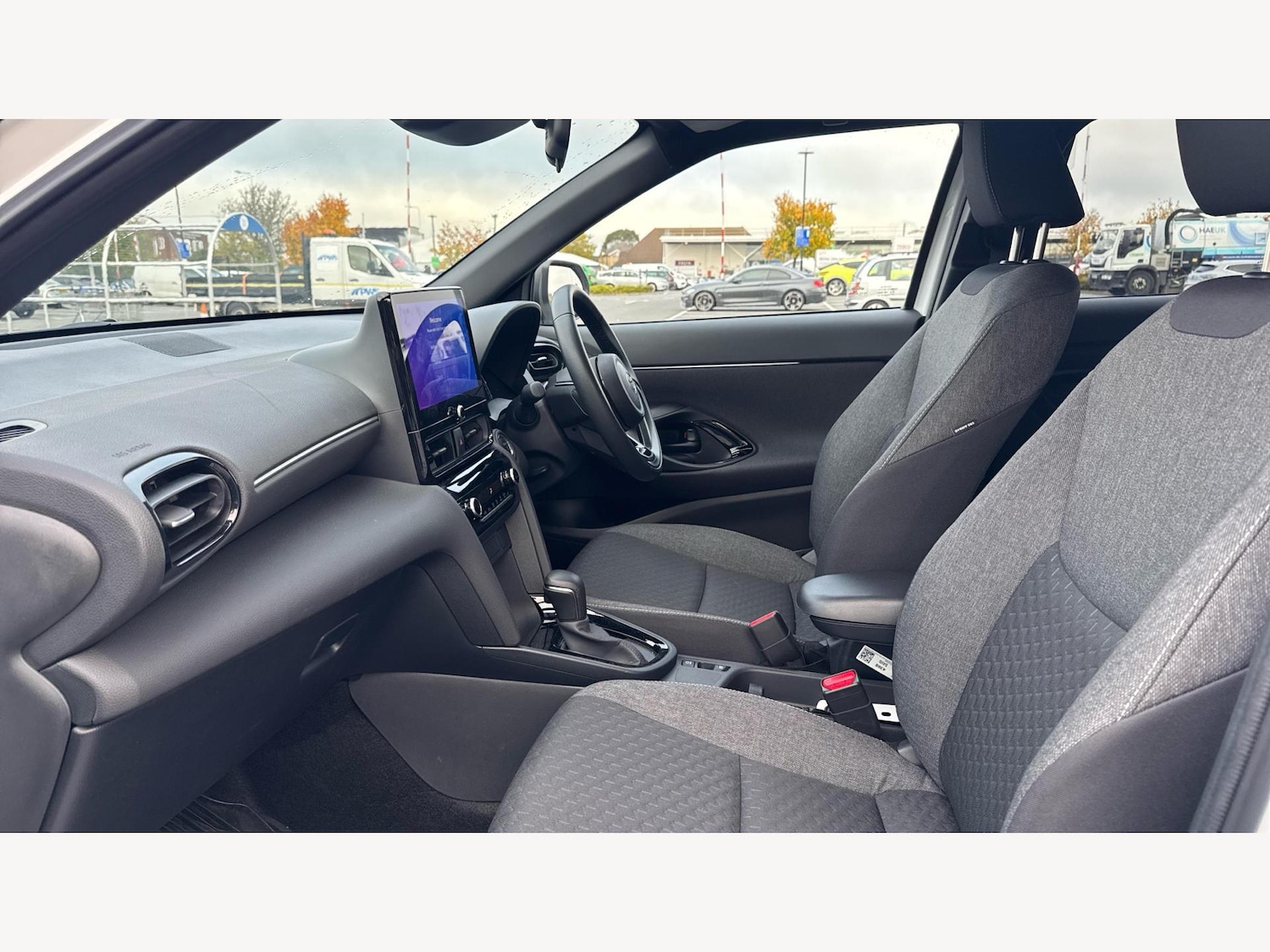 Used Toyota Yaris Cross 2024 for sale - 76521876: Photo 12