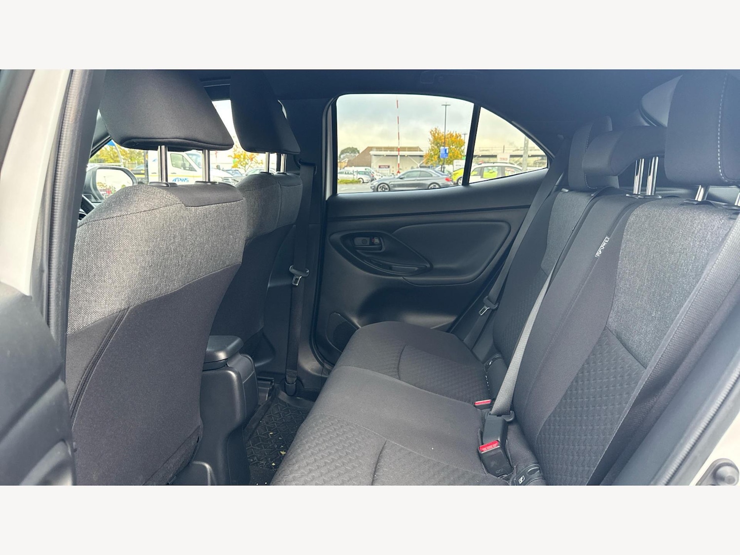 Used Toyota Yaris Cross 2024 for sale - 76521876: Photo 15