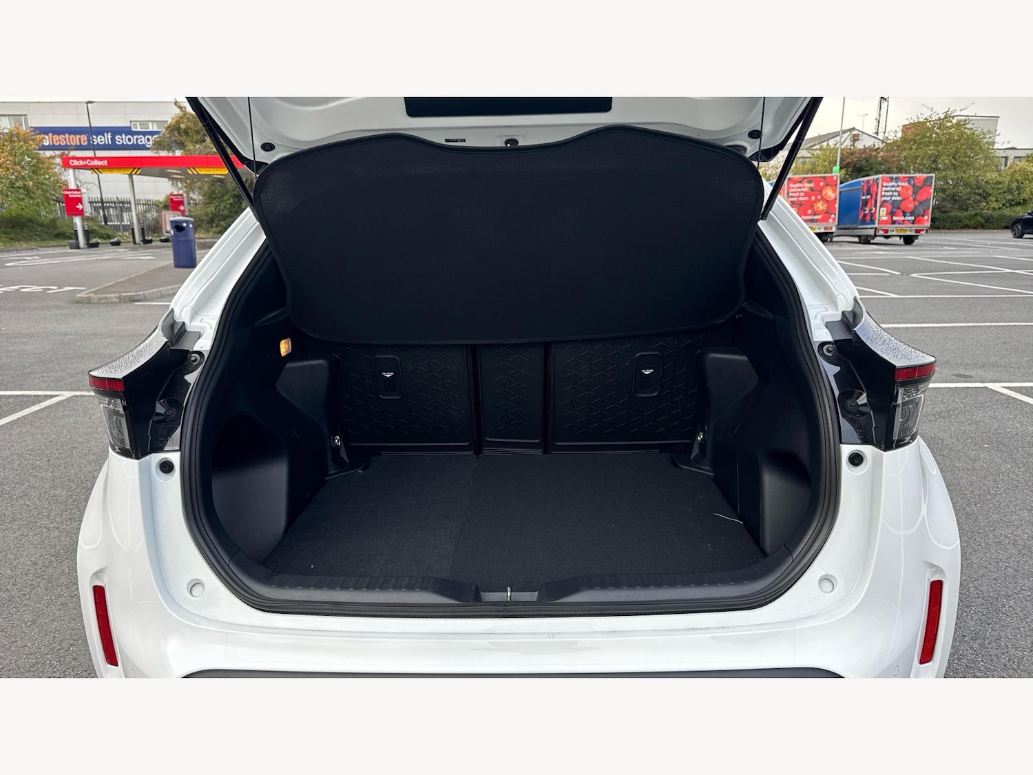 Used Toyota Yaris Cross 2024 for sale - 76521876: Photo 16