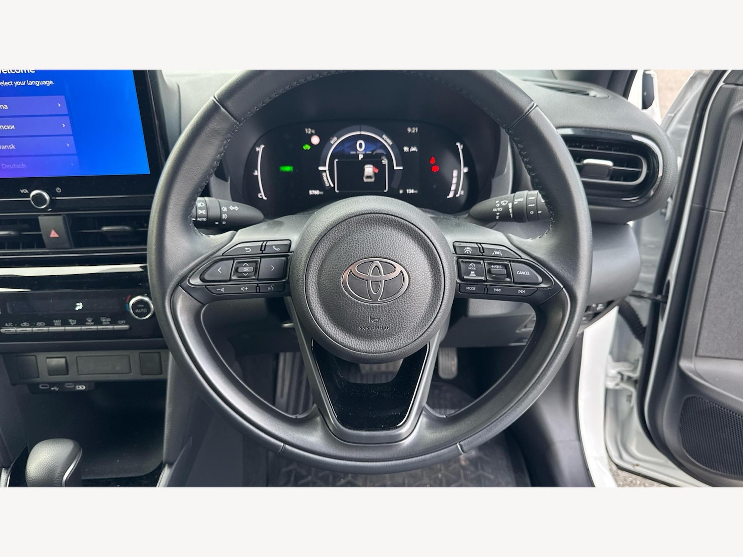 Used Toyota Yaris Cross 2024 for sale - 76521876: Photo 8