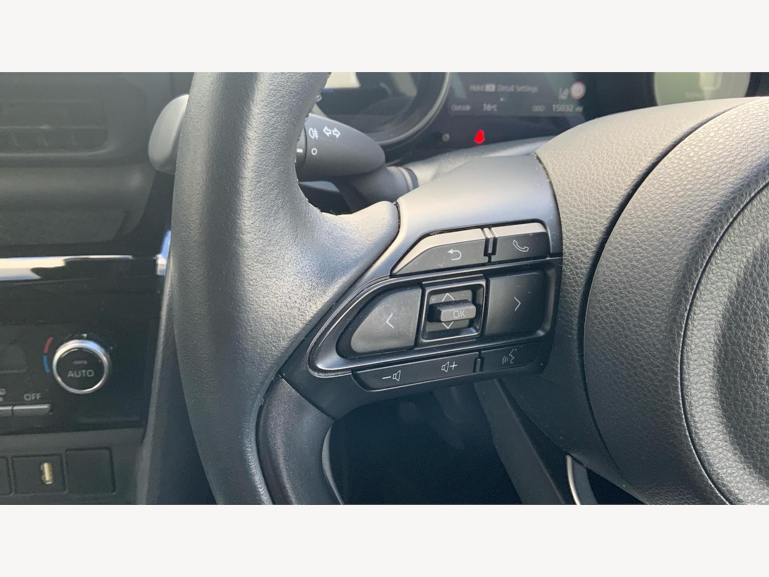 Used Toyota Yaris Cross 2023 for sale - 76361434: Photo 24