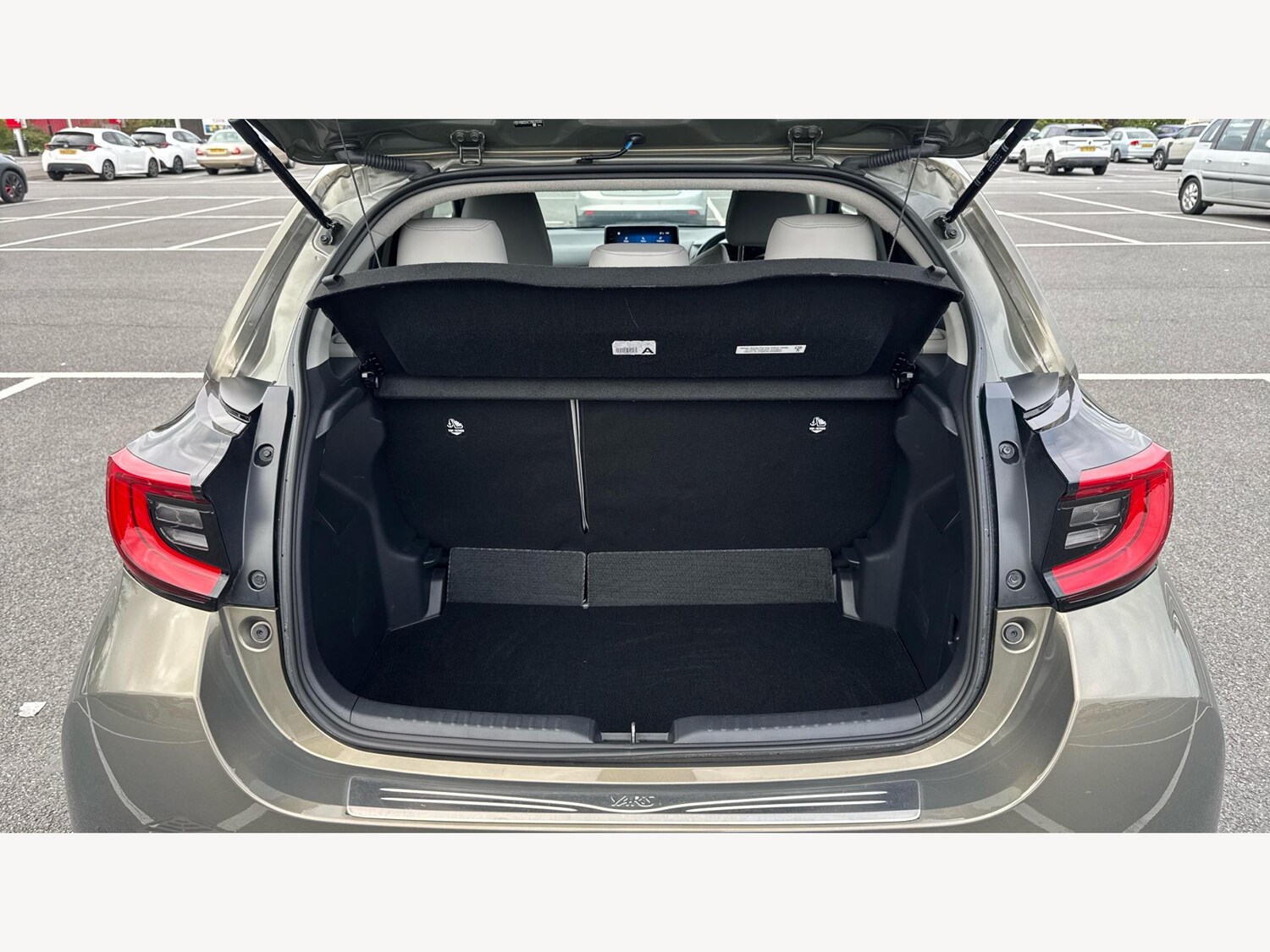 Used Toyota Yaris 2023 for sale - 76294995: Photo 16