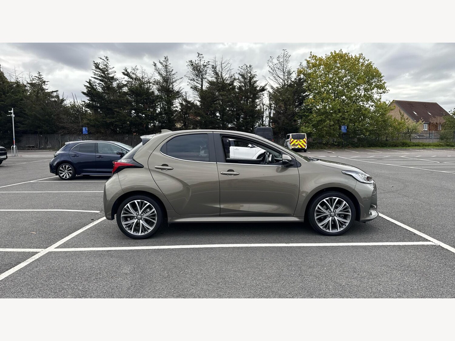 Used Toyota Yaris 2023 for sale - 76294995: Photo 18