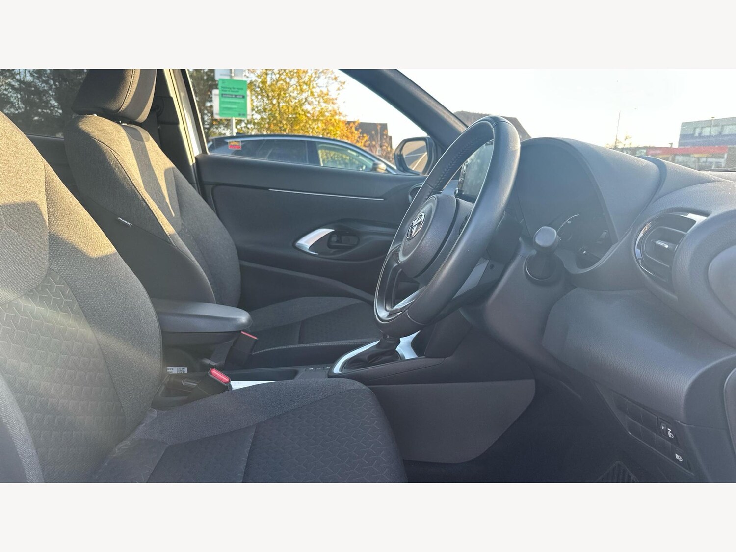 Used Toyota Yaris Cross 2023 for sale - 76850066: Photo 13