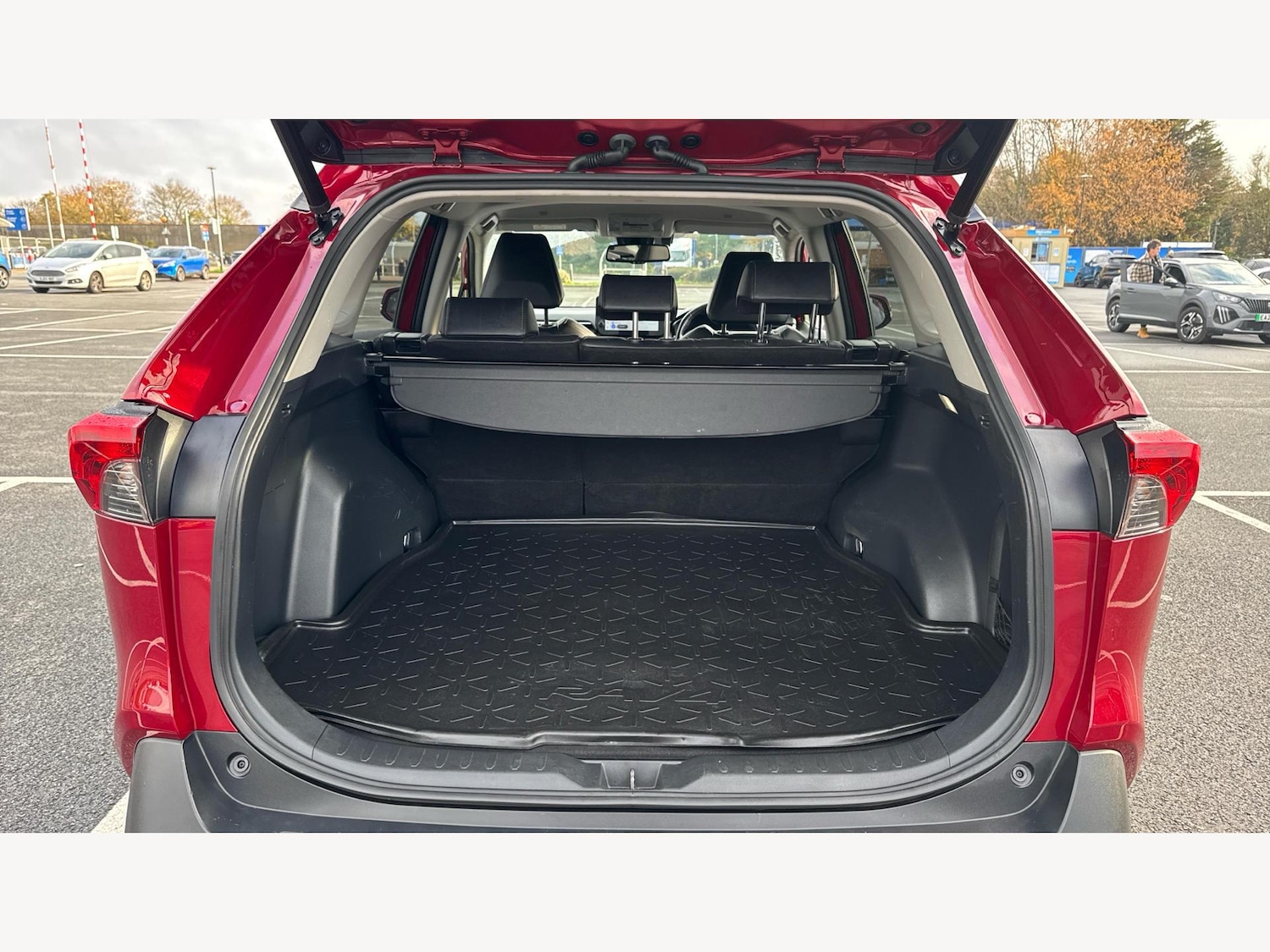 Used Toyota RAV4 2023 for sale - 76633136: Photo 16