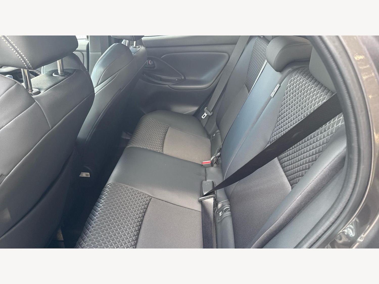 Used Toyota Yaris for sale - 77538229: Photo 15