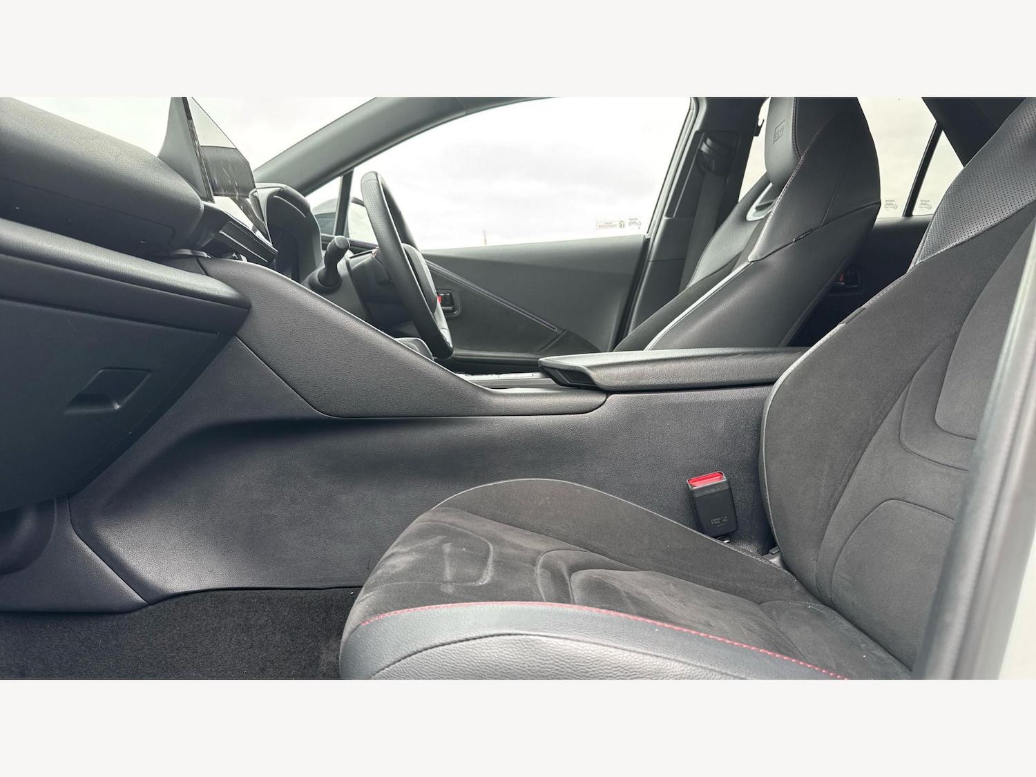 Used Toyota C-HR 2023 for sale - 76824202: Photo 12