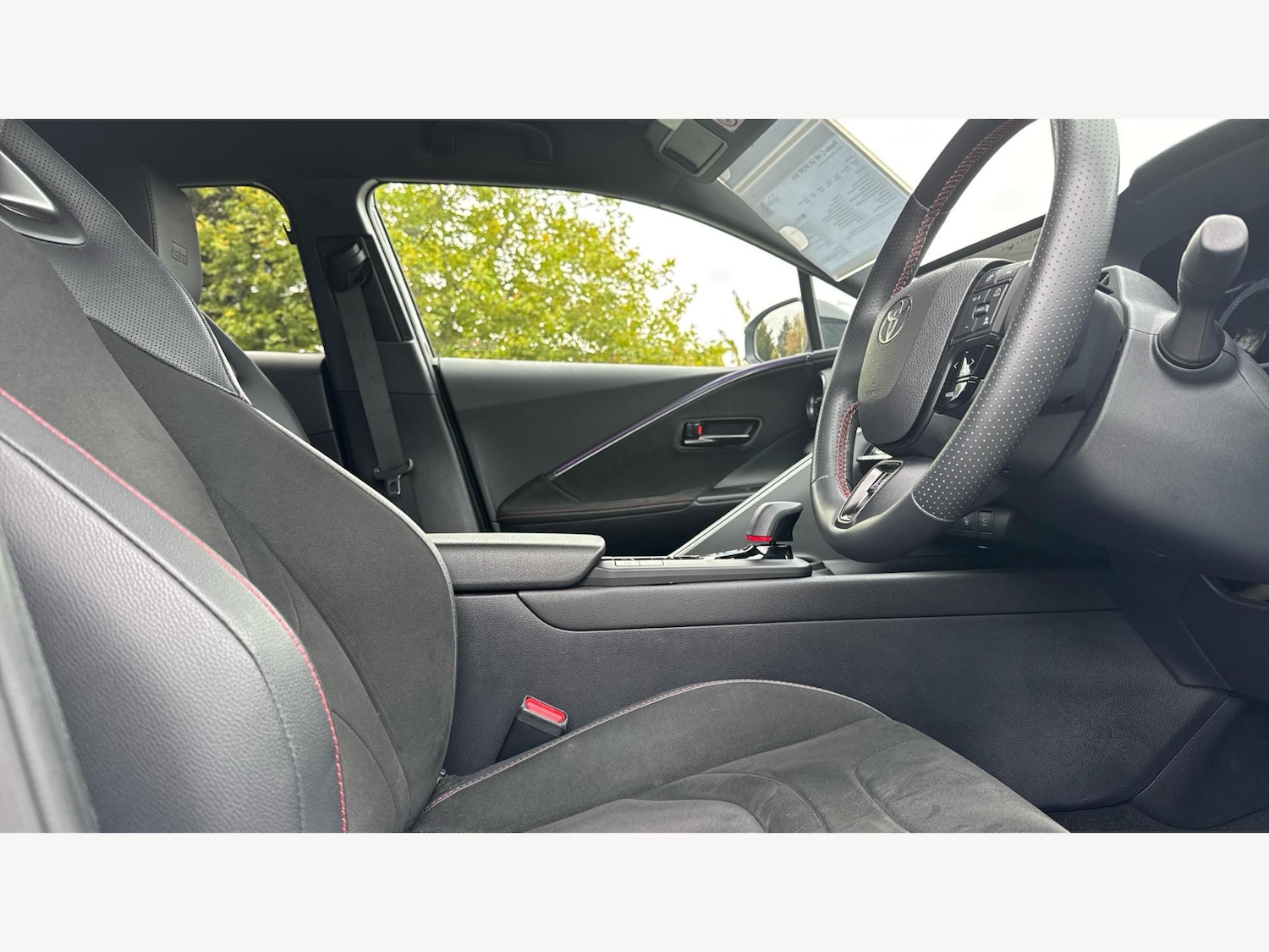 Used Toyota C-HR 2023 for sale - 76824202: Photo 13