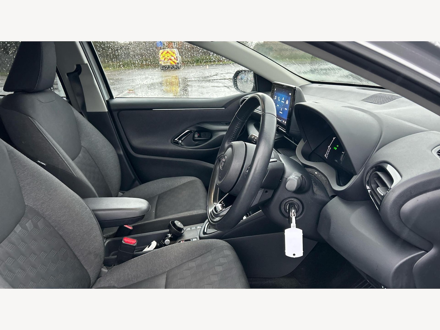 Used Toyota Yaris 2024 for sale - 77330420: Photo 13