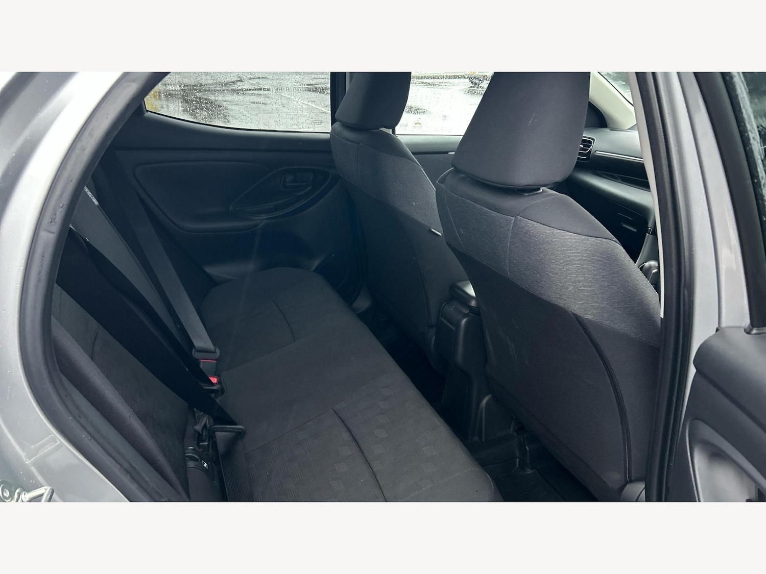 Used Toyota Yaris 2024 for sale - 77330420: Photo 15