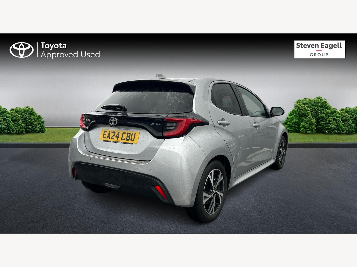 Used Toyota Yaris 2024 for sale - 77330420: Photo 2