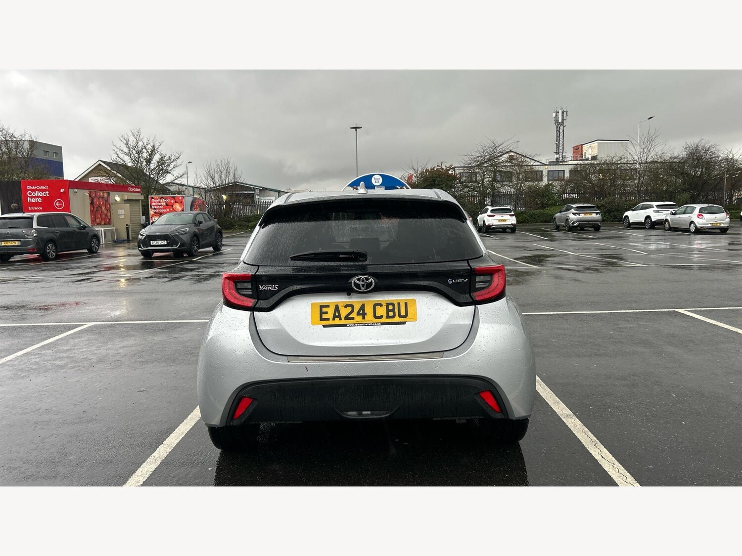 Used Toyota Yaris 2024 for sale - 77330420: Photo 21