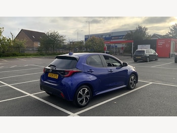 Used Toyota Yaris 2024 for sale - 76108749: Photo