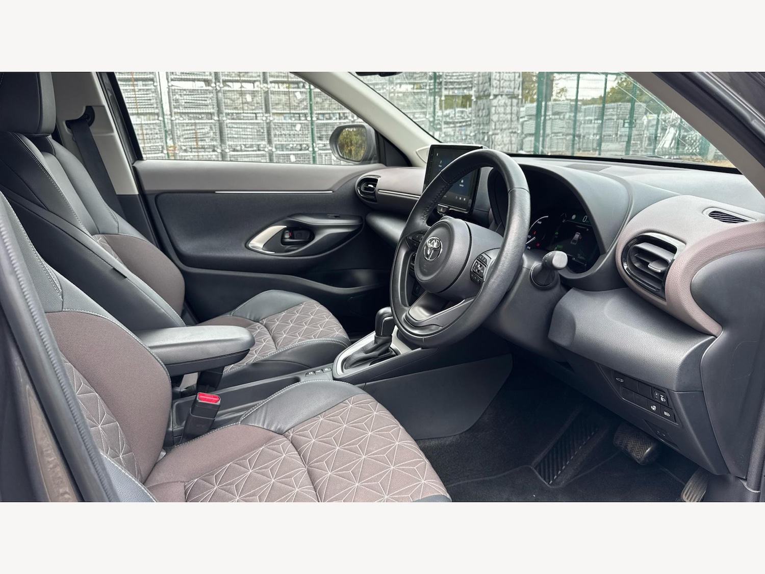 Used Toyota Yaris Cross 2023 for sale - 76295302: Photo 13