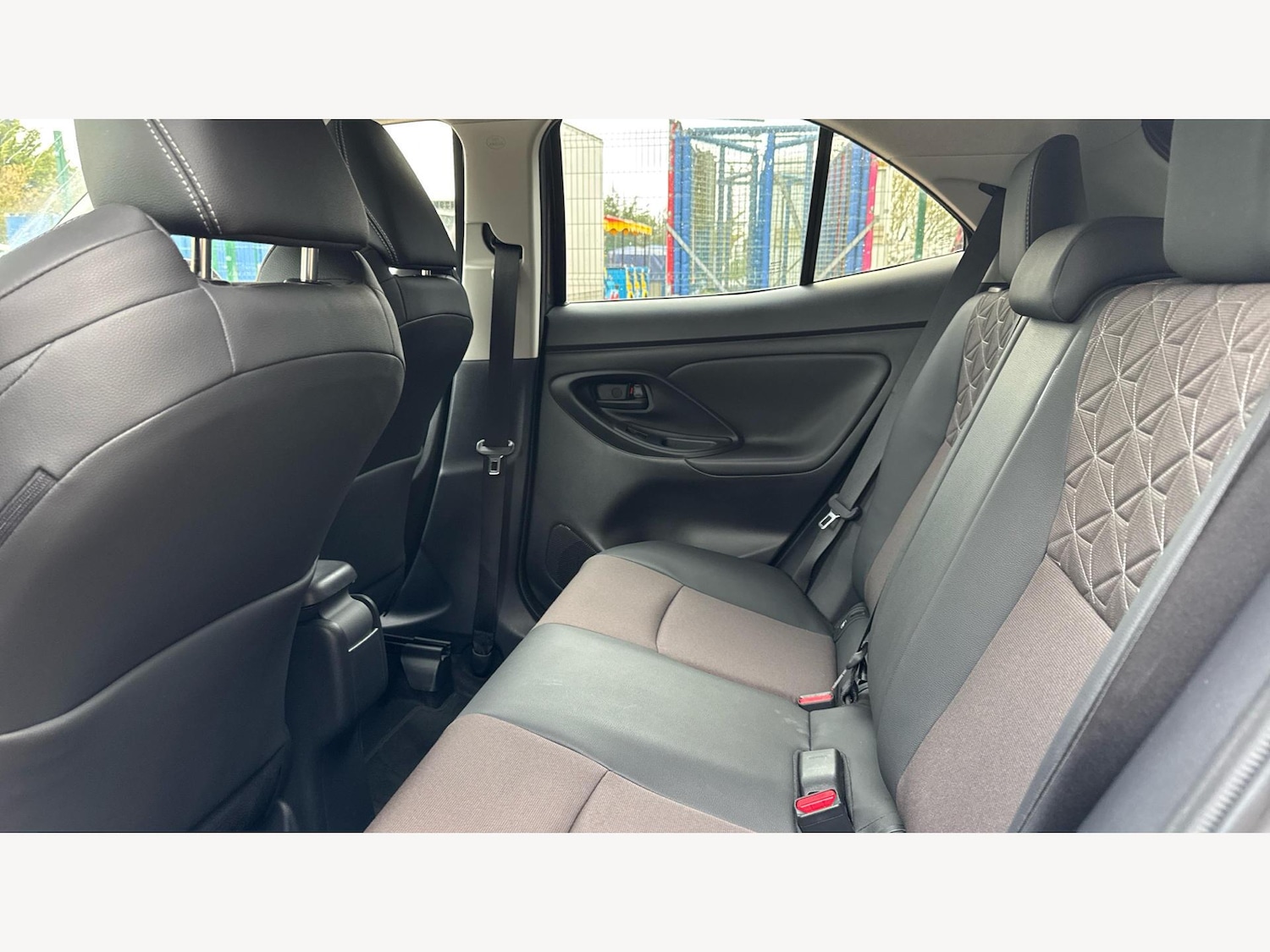 Used Toyota Yaris Cross 2023 for sale - 76295302: Photo 15