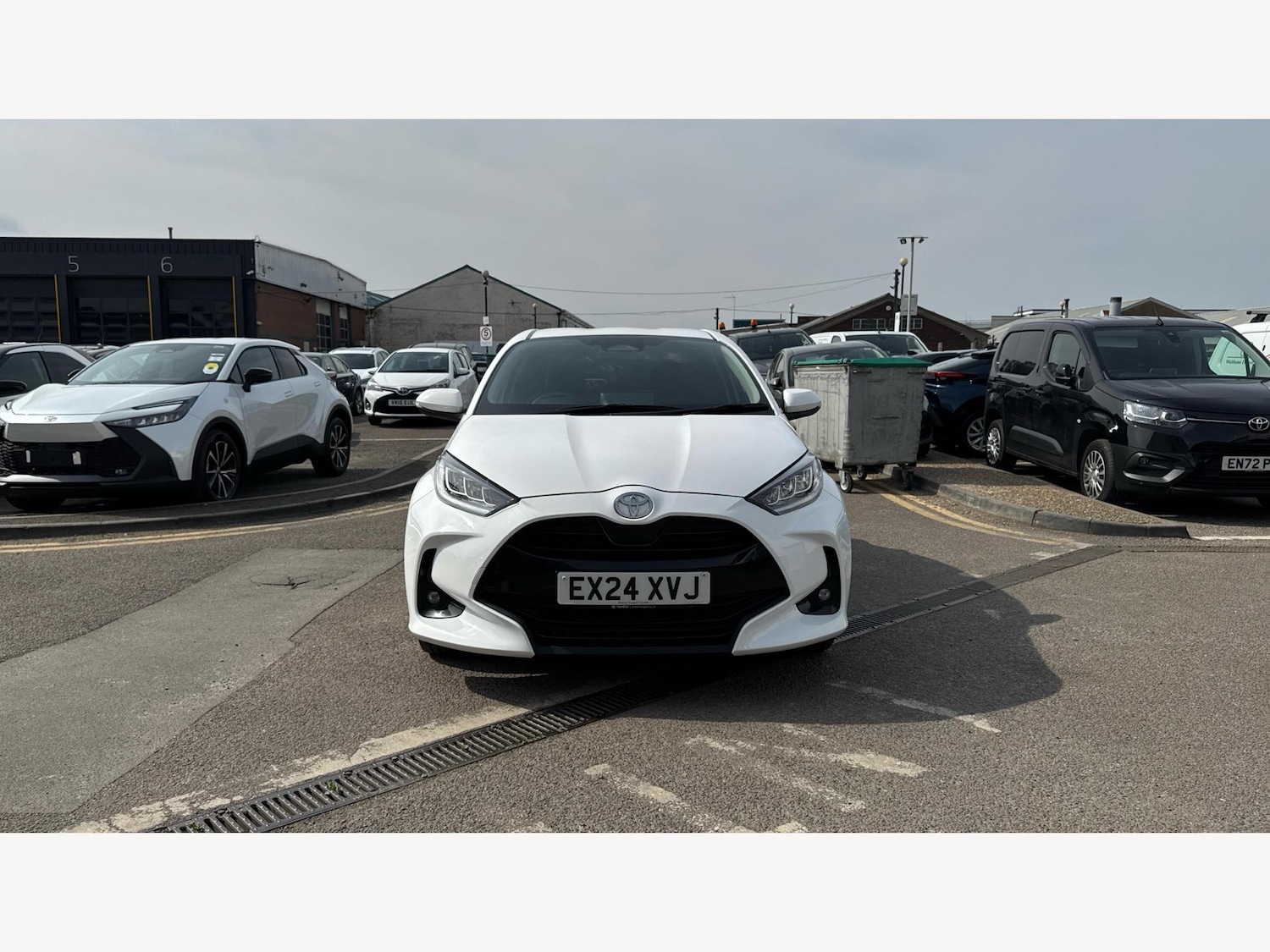 Used Toyota Yaris 2024 for sale - 76109170: Photo 17