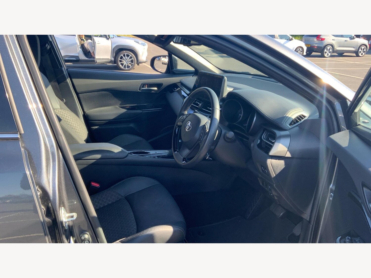 Used Toyota C-HR 2023 for sale - 76472398: Photo 13