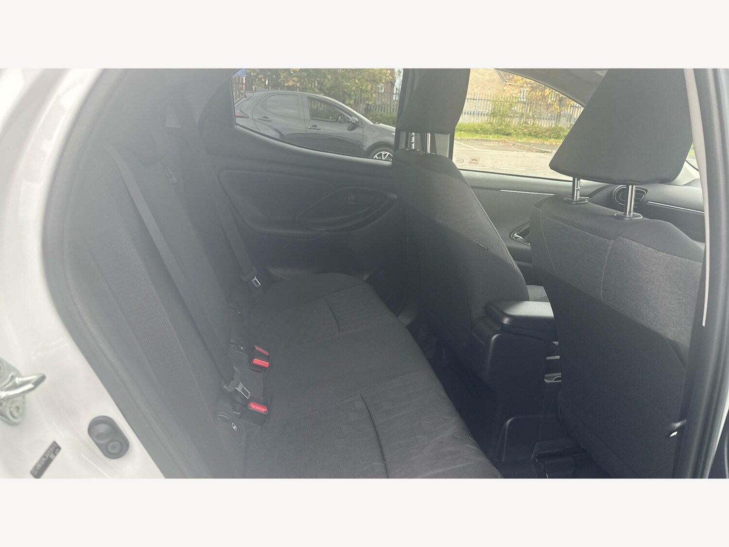 Used Toyota Yaris for sale - 76633939: Photo 14