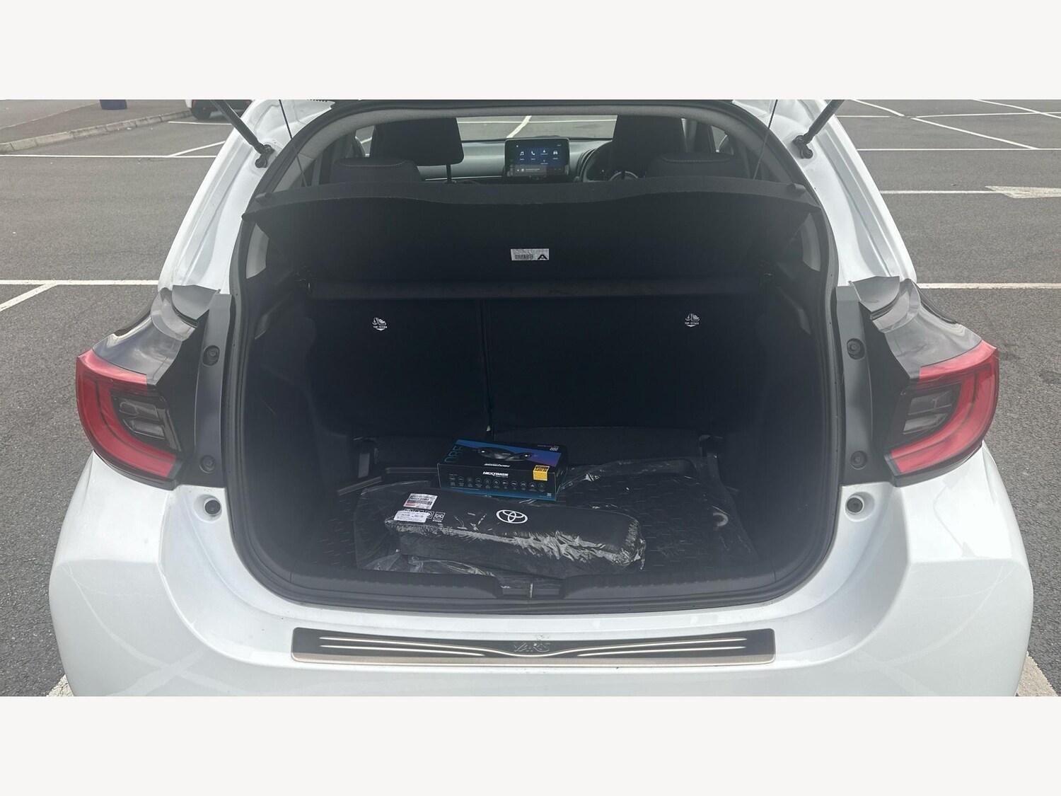 Used Toyota Yaris for sale - 76633939: Photo 16