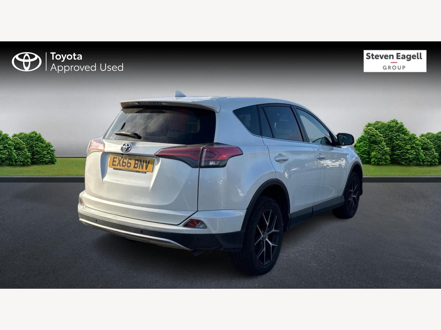 Used Toyota RAV4 2017 for sale - 76633999: Photo 2