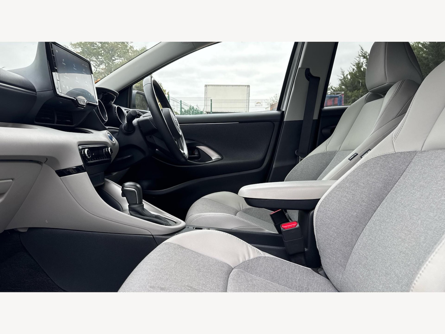 Used Toyota Yaris 2023 for sale - 76315084: Photo 12