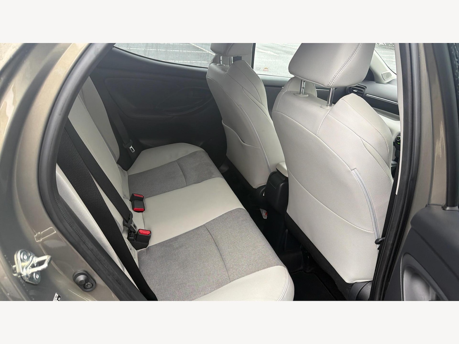 Used Toyota Yaris 2022 for sale - 77144110: Photo 14