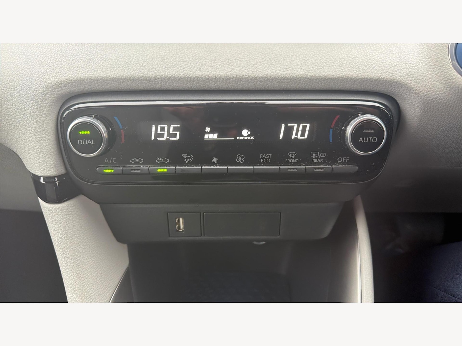 Used Toyota Yaris 2022 for sale - 77144110: Photo 23