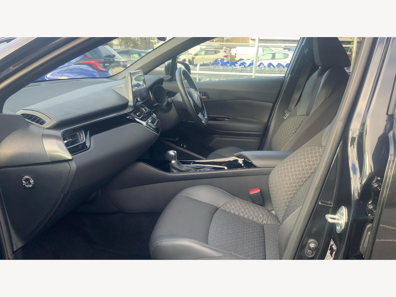 Used Toyota C-HR 2023 for sale - 76825010: Photo 12