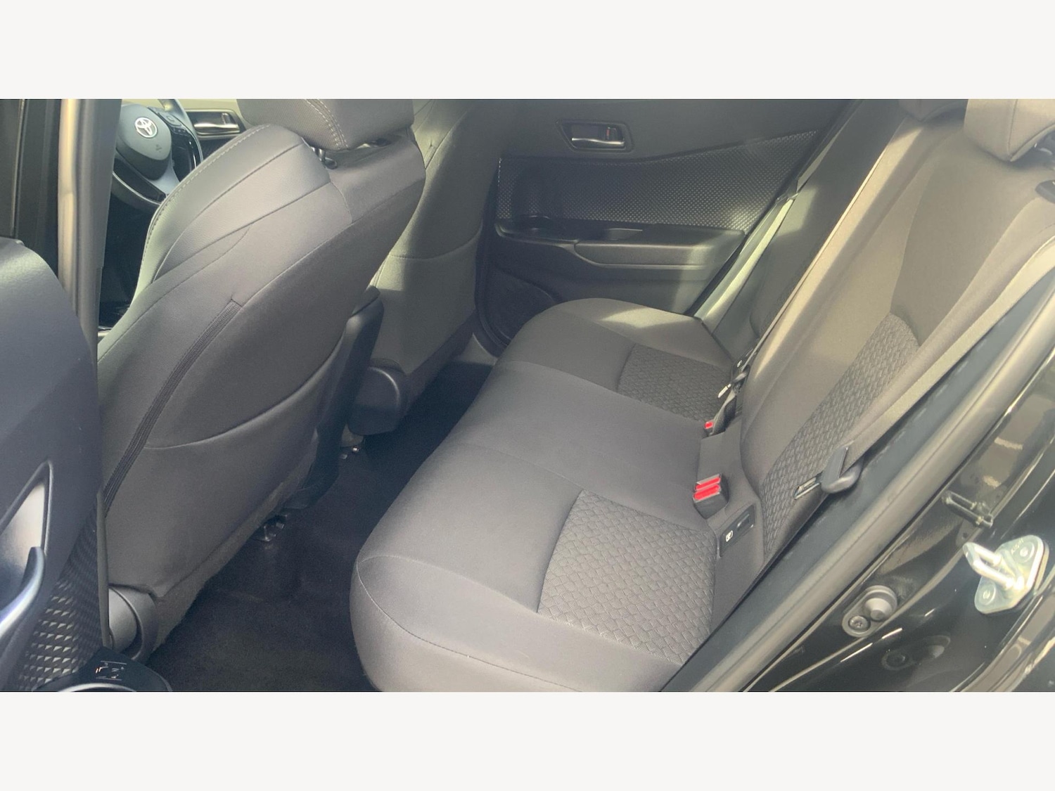 Used Toyota C-HR 2023 for sale - 76825010: Photo 15