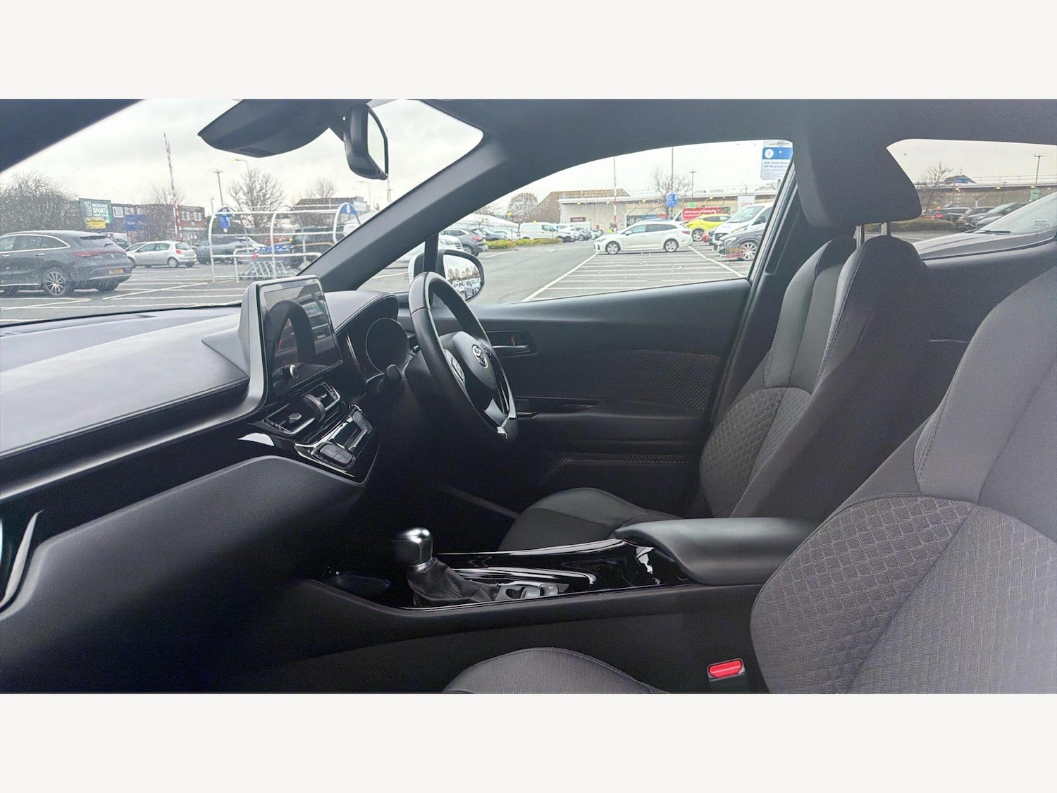 Used Toyota C-HR 2023 for sale - 76633630: Photo 12