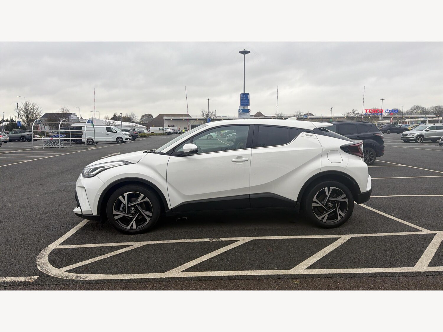 Used Toyota C-HR 2023 for sale - 76633630: Photo 19