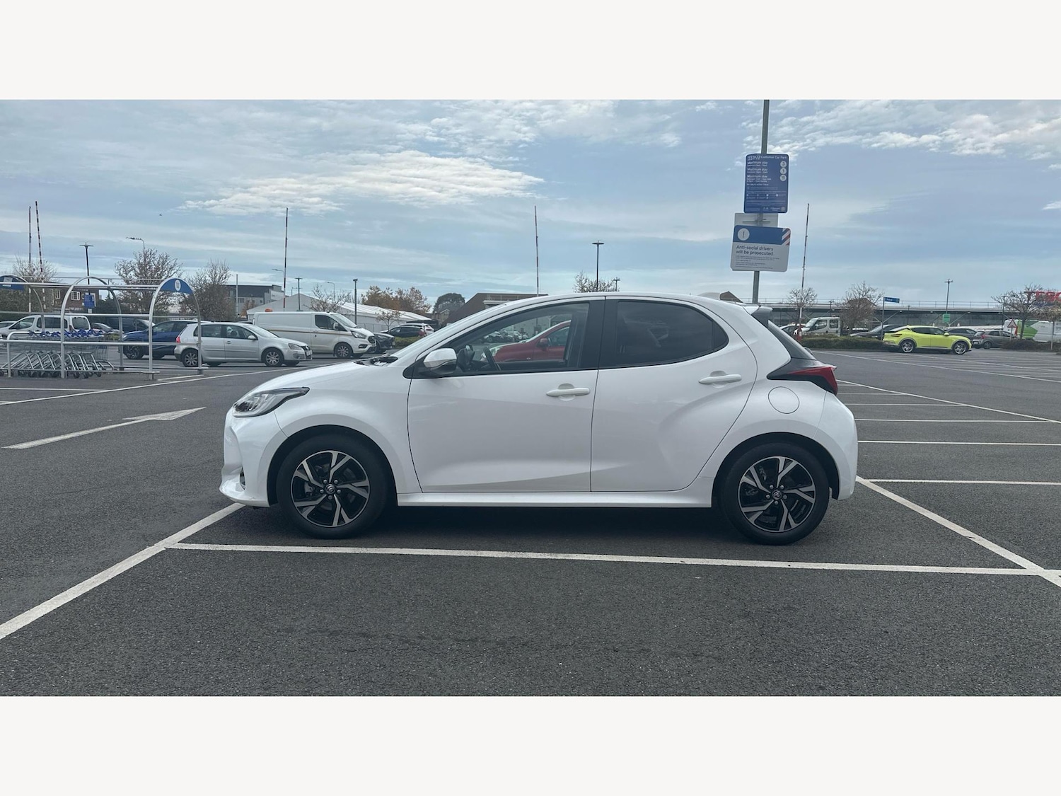 Used Toyota Yaris 2024 for sale - 76850522: Photo 19