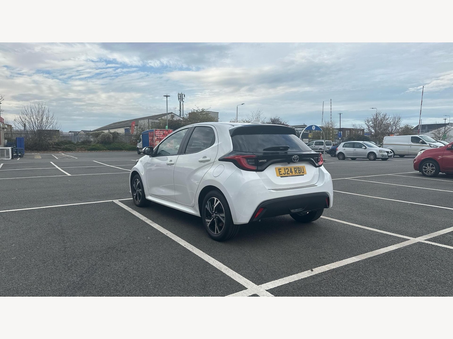 Used Toyota Yaris 2024 for sale - 76850522: Photo 6