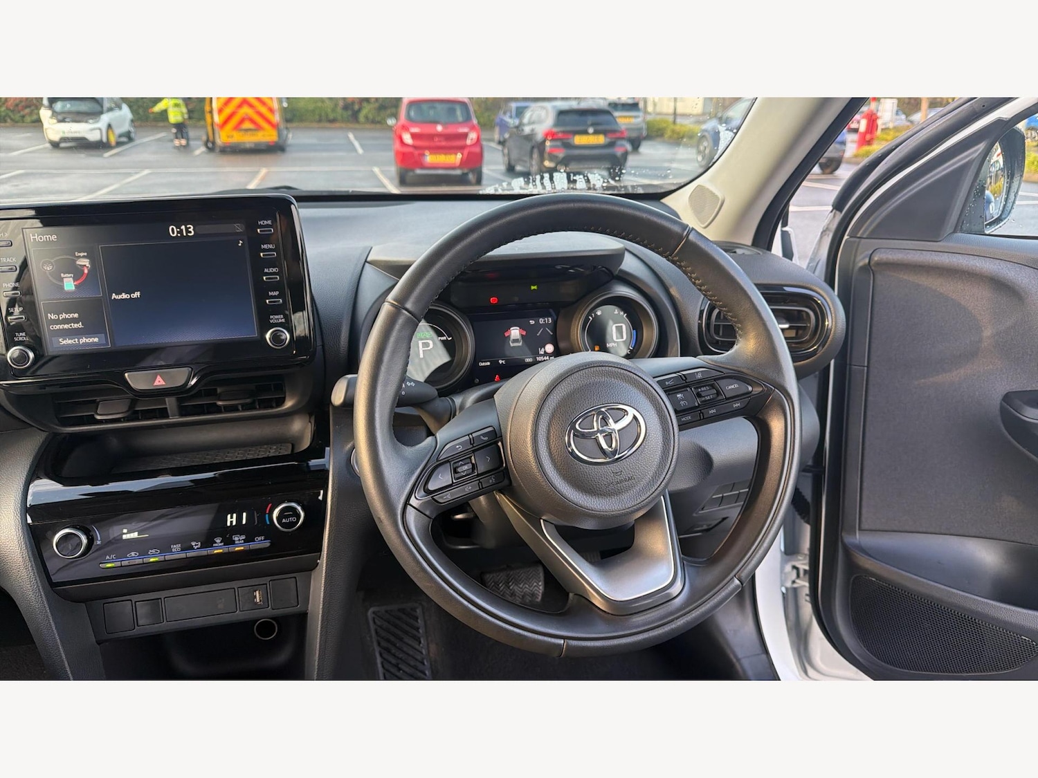 Used Toyota Yaris Cross 2023 for sale - 77130674: Photo 8