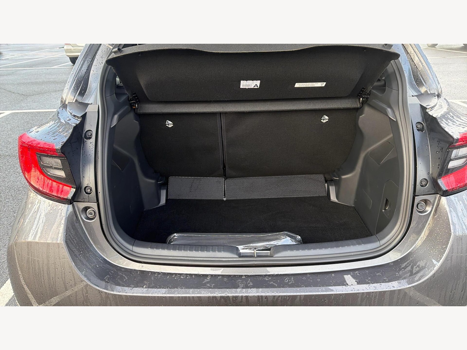 Used Toyota Yaris 2023 for sale - 77130685: Photo 16