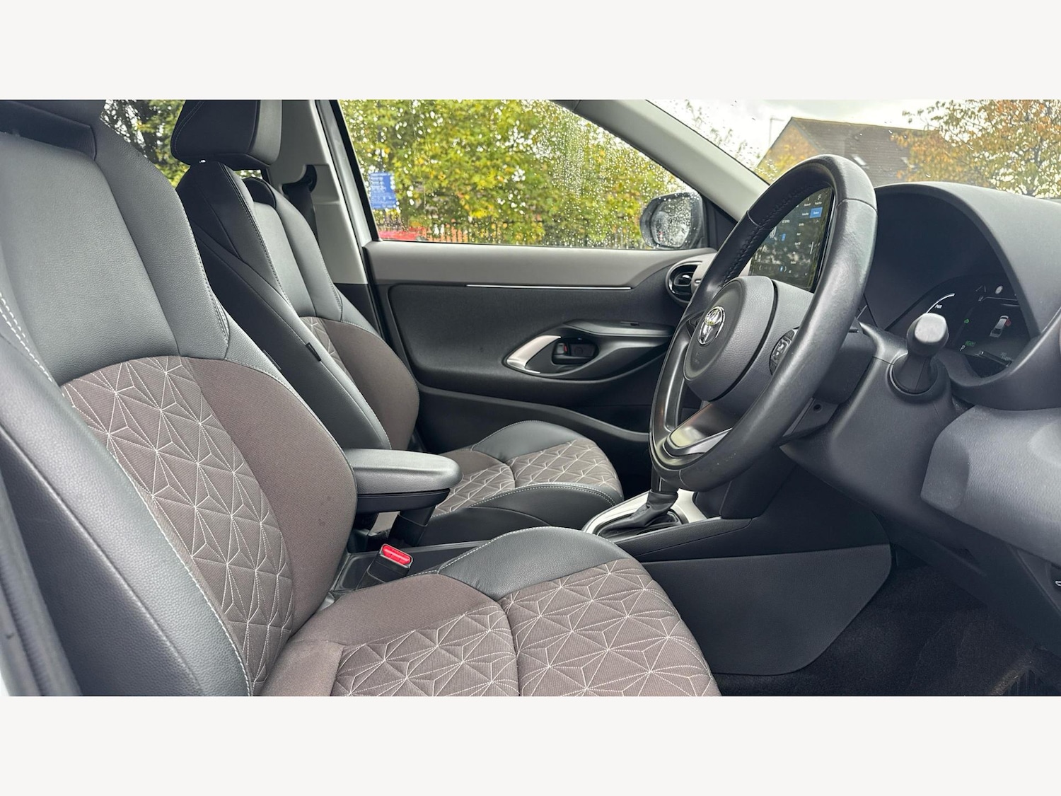 Used Toyota Yaris Cross 2022 for sale - 76521842: Photo 13