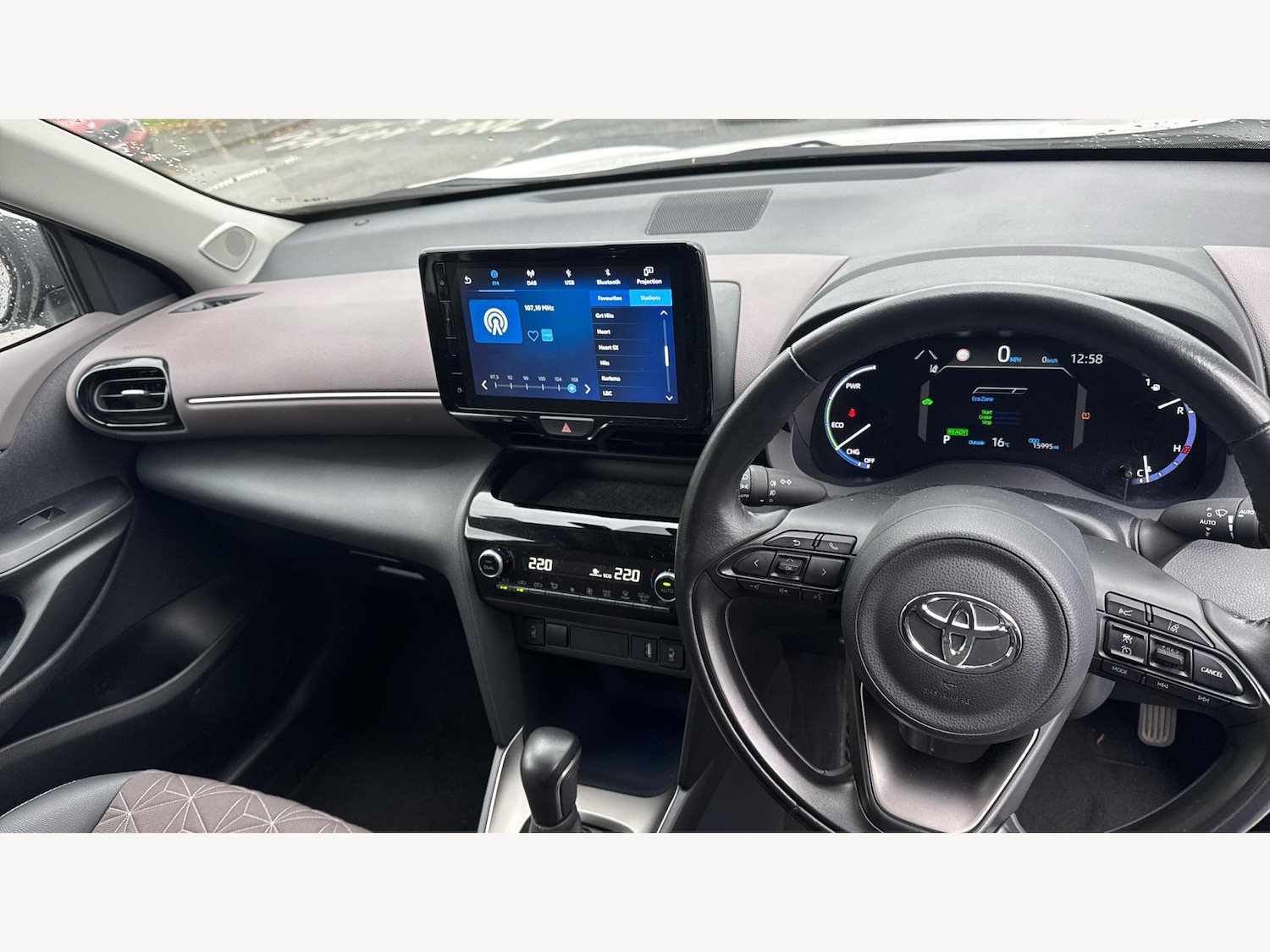 Used Toyota Yaris Cross 2022 for sale - 76521842: Photo 8