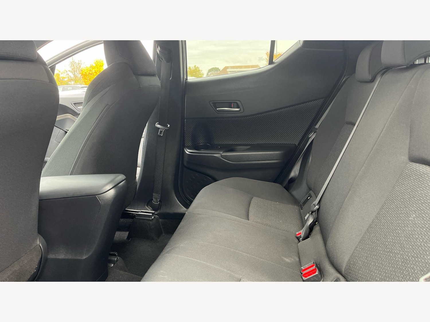 Used Toyota C-HR 2019 for sale - 76349286: Photo 15
