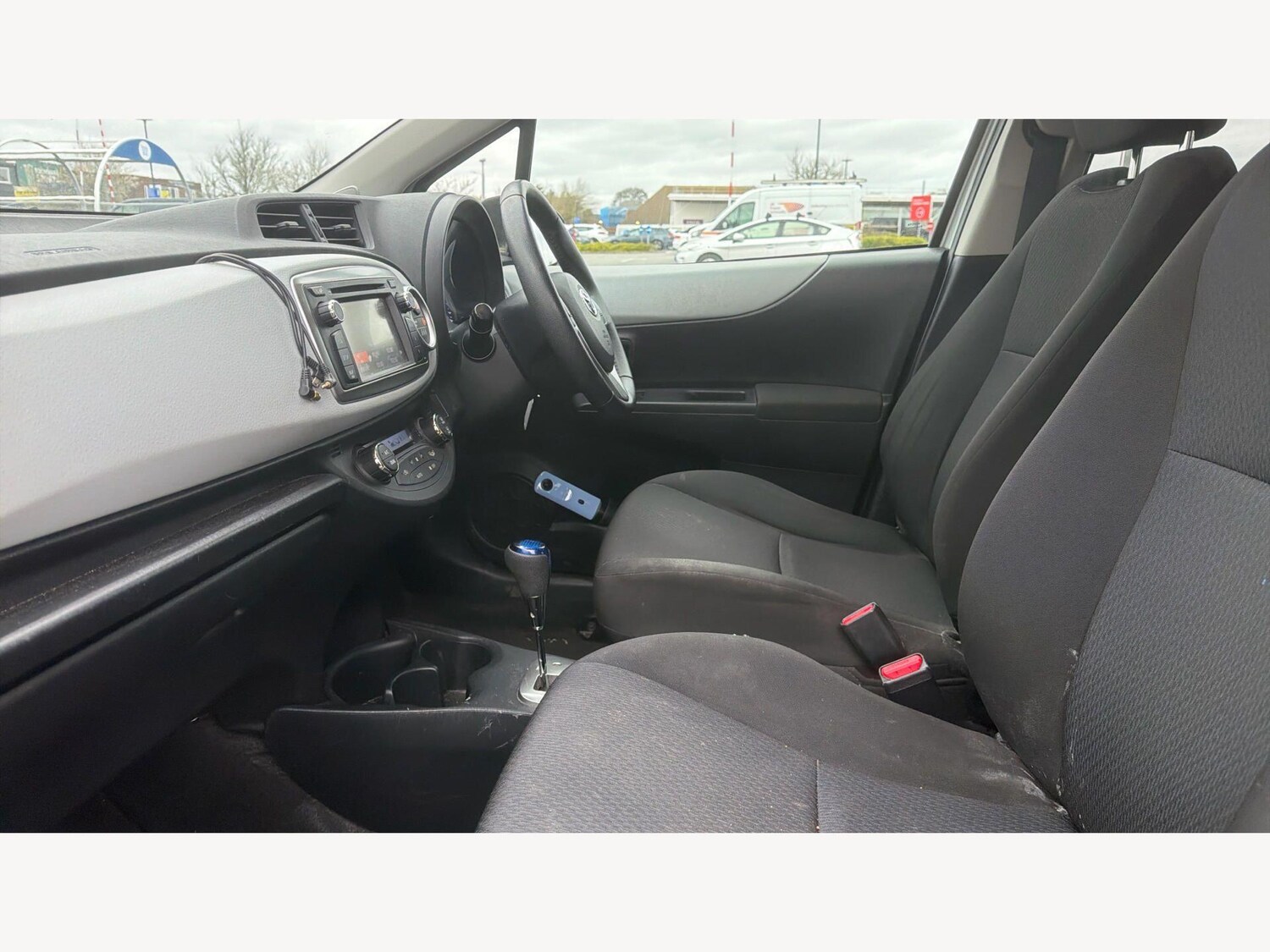 Used Toyota Yaris for sale - 77939381: Photo 12