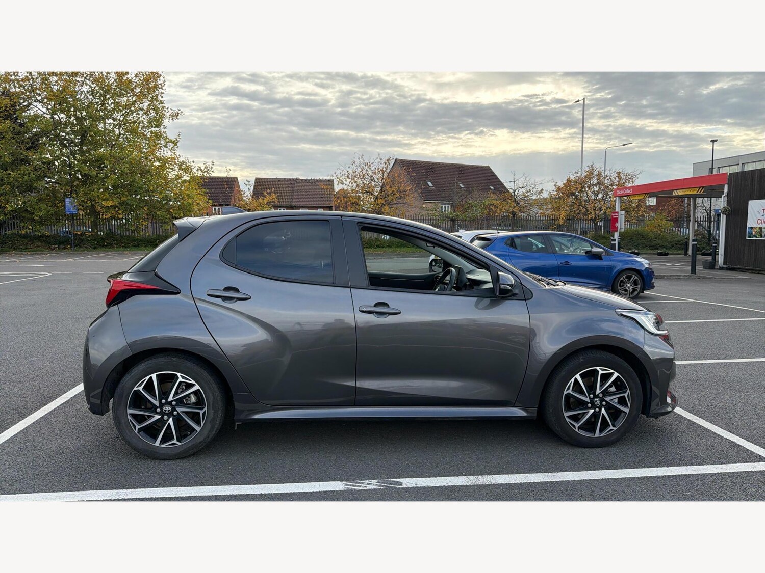 Used Toyota Yaris for sale - 76633629: Photo 18