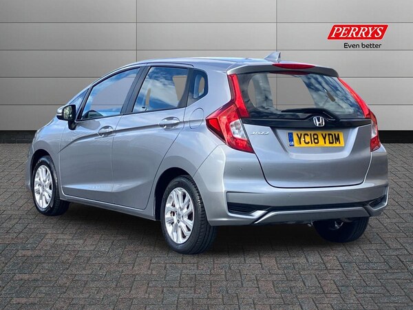 Used Honda Jazz 2018 for sale - 76142179: Photo 2