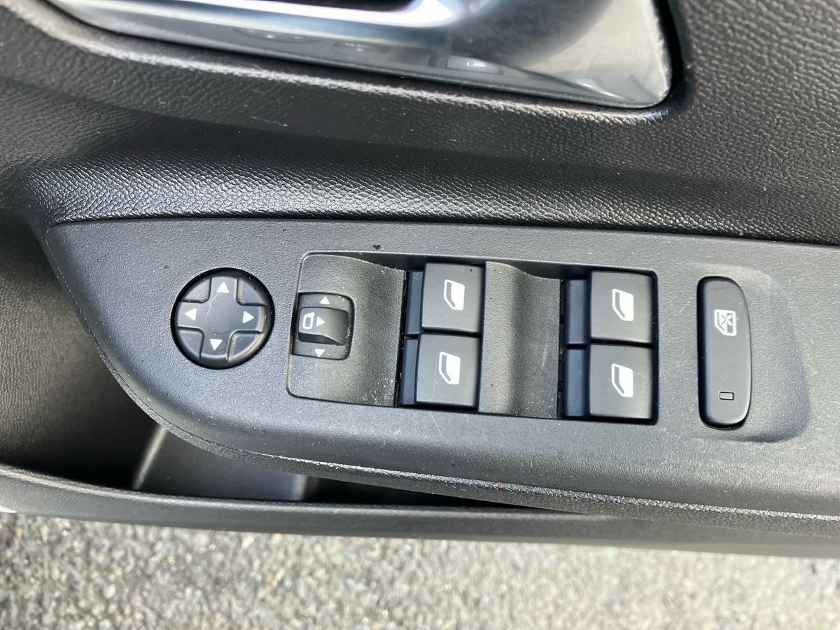 Used Vauxhall Corsa 2023 for sale - 76650464: Photo 18