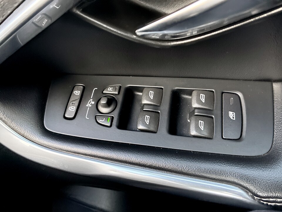 Used Volvo V40 2018 for sale - 78053855: Photo 27