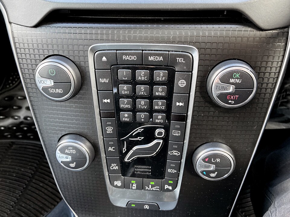 Used Volvo V40 2018 for sale - 78053855: Photo 33