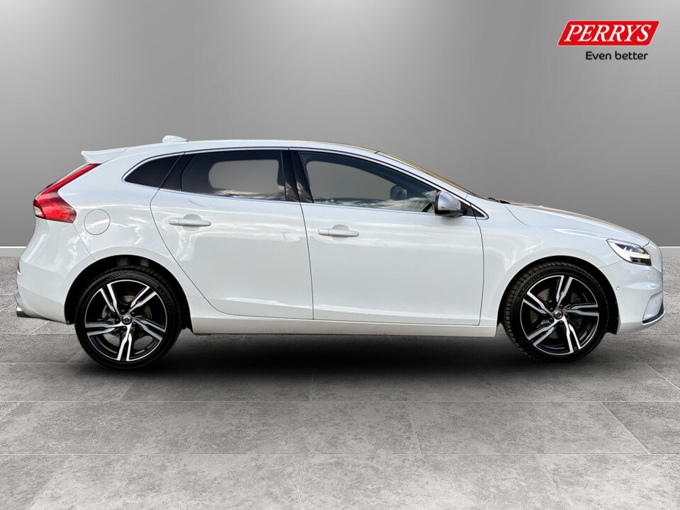 Used Volvo V40 2018 for sale - 78053855: Photo 8