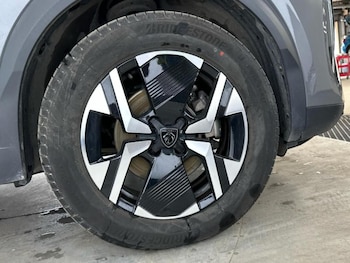 Used Peugeot 2008 2025 for sale - 78961437: Photo