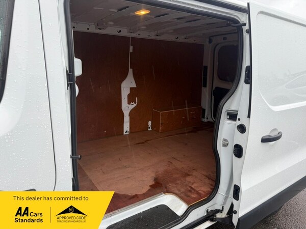 Used Vauxhall Vivaro 2018 for sale - 76163739: Photo 11