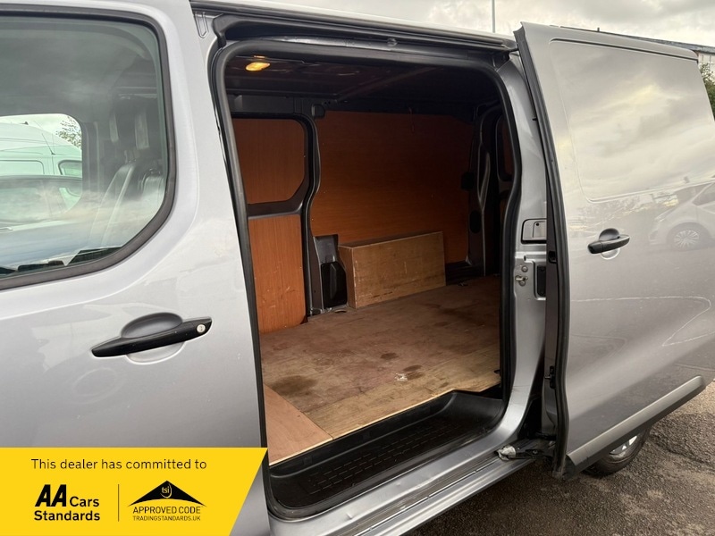 Used Vauxhall Vivaro 2019 for sale - 76357150: Photo 10